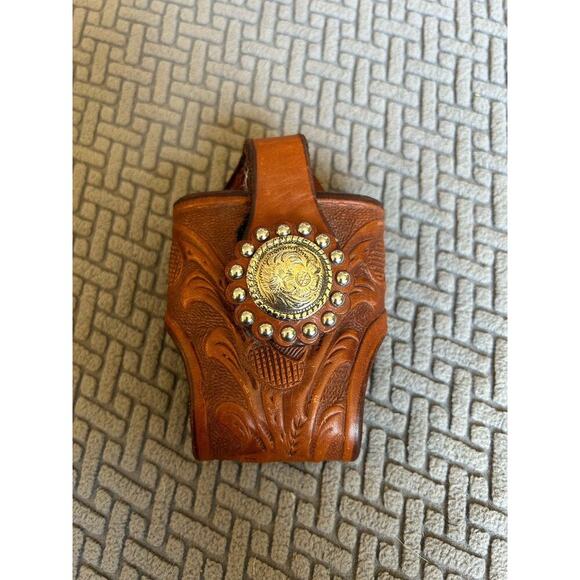 Tooled Leather Cell Phone Case With Silver Concho Montana Silversmiths Vintage - Picture 1 of 7